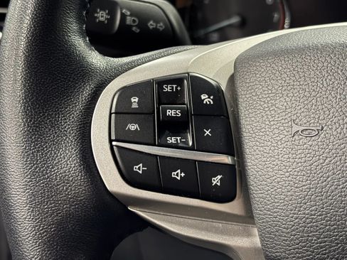 Used 2021 Ford Explorer XLT w/ Equipment Group 202A RWD image 33