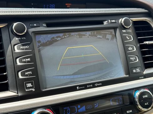 Used 2016 Toyota Highlander Limited Platinum AWD/4WD image 27