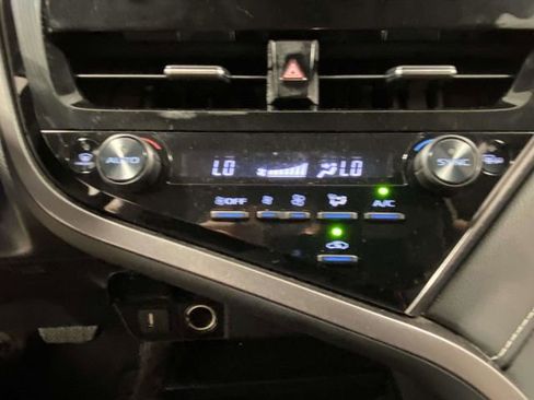 Used 2024 Toyota Camry SE image 21