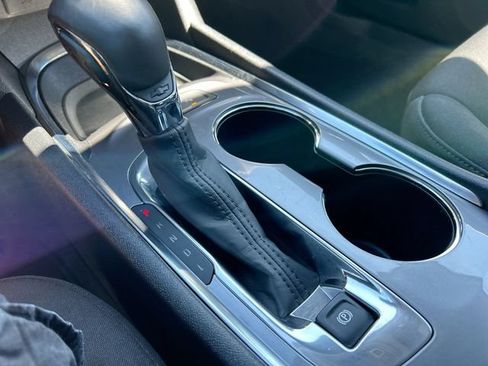 Used 2024 Chevrolet Malibu LT w/ Sport Edition FWD image 15