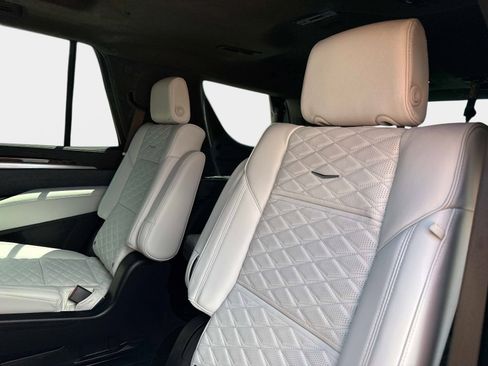 Used 2026 Cadillac Escalade Platinum Sport w/ LPO, ONYX Package AWD/4WD image 35