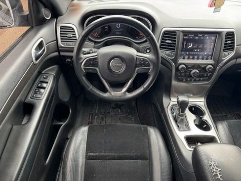 Used 2018 Jeep Grand Cherokee Altitude image 21