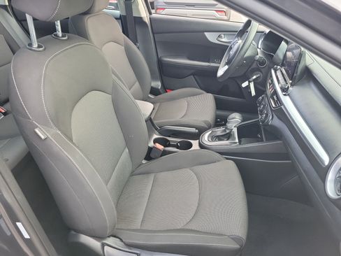 Used 2024 Kia Forte LXS FWD image 22