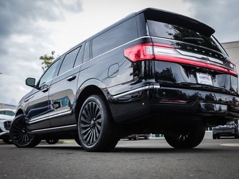 Used 2018 Lincoln Navigator L Reserve w/ Technology Package AWD/4WD image 2