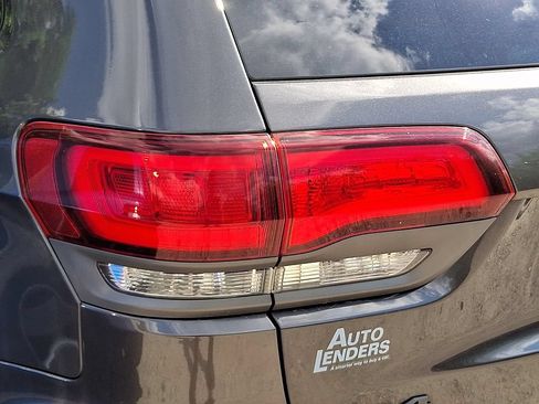 Used 2017 Jeep Grand Cherokee Trailhawk w/ Trailhawk Luxury Group AWD/4WD image 8