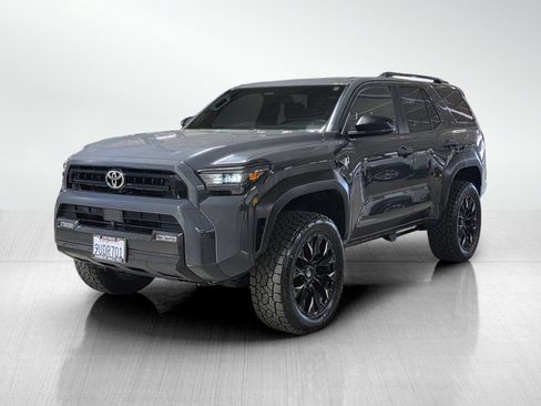 Used 2025 Toyota 4Runner SR5 AWD/4WD image 3