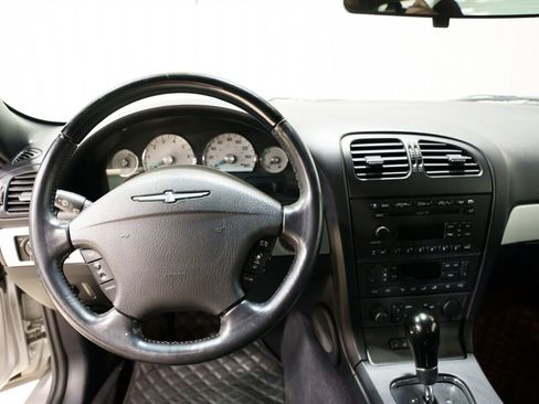 Used 2004 Ford Thunderbird RWD image 9