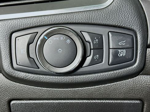 Used 2020 Ford Edge Titanium w/ Equipment Group 301A image 16