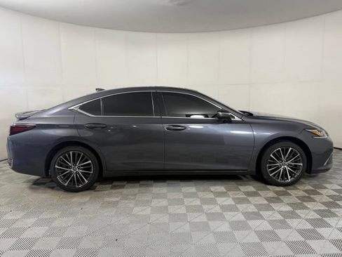 Used 2024 Lexus ES 300h w/ Premium Package FWD image 9