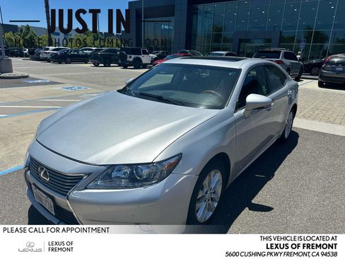 Used 2014 Lexus ES 300h w/ Premium Package w/Bamboo Trim FWD image 1