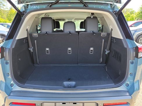 New 2026 Nissan Pathfinder SL FWD image 9