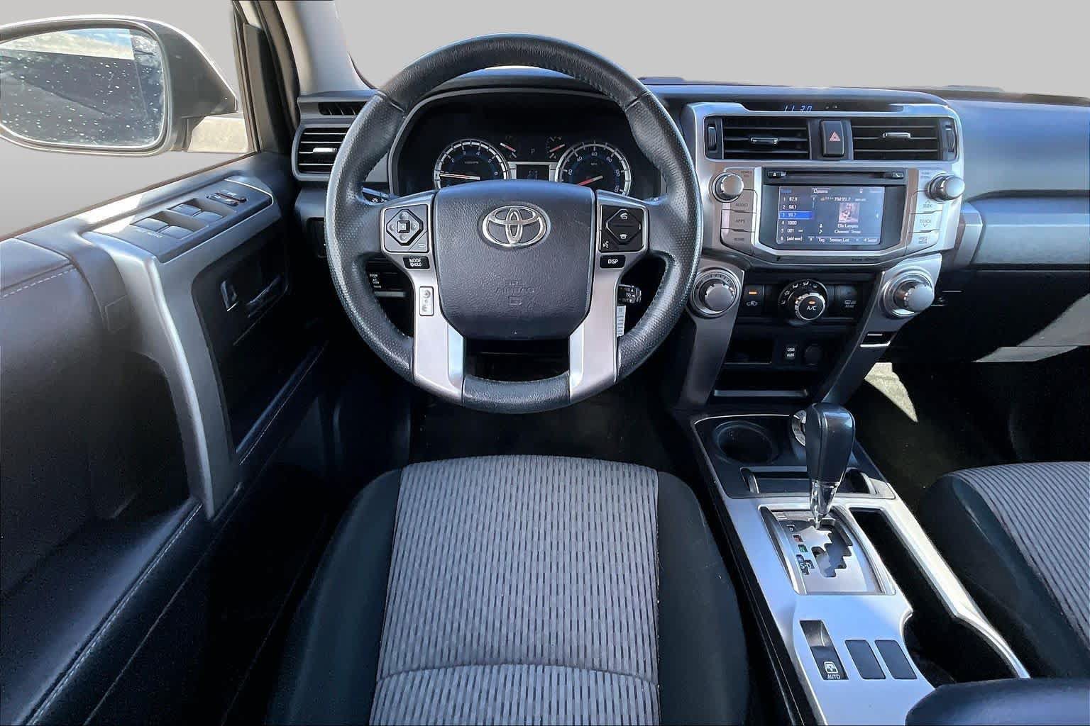 Used 2018 Toyota 4Runner SR5 AWD/4WD image 6