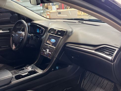 Used 2019 Ford Fusion Titanium image 28