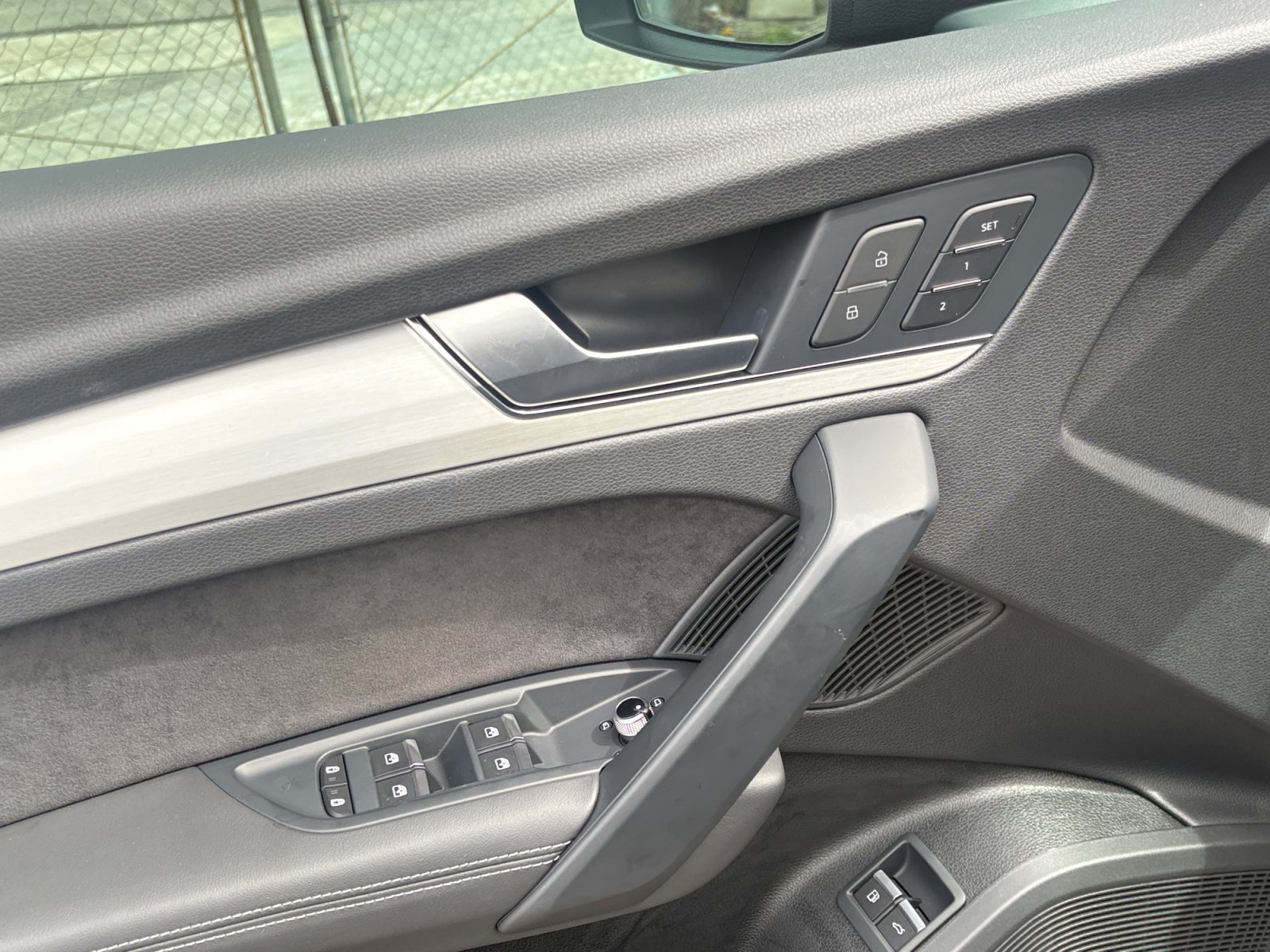 Used 2024 Audi Q5 e Premium Plus AWD/4WD image 17
