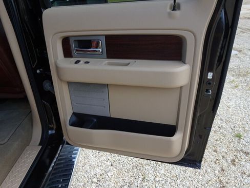 Used 2014 Ford F150 King Ranch w/ King Ranch Luxury Package AWD/4WD image 33