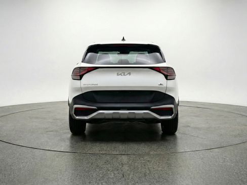 Used 2025 Kia Sportage LX image 7