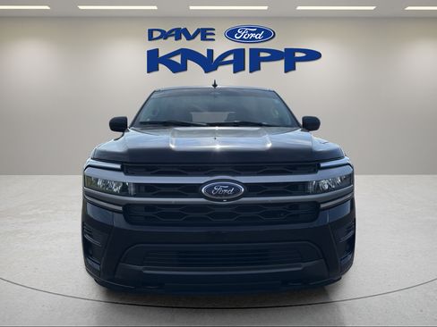 Used 2022 Ford Expedition XLT AWD/4WD image 2