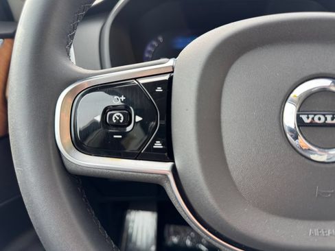 Certified 2023 Volvo XC90 B5 Plus w/ Protection Package Premier AWD/4WD image 15