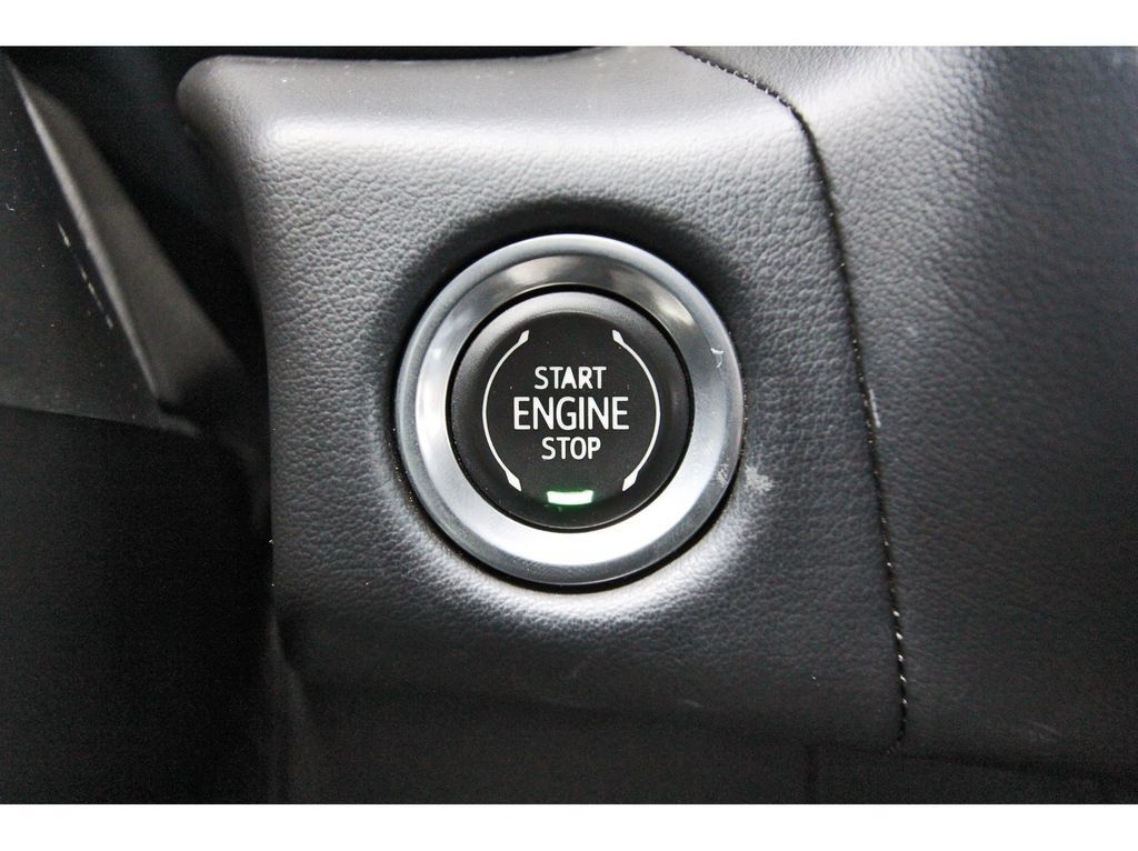 Used 2022 Chevrolet Tahoe LT w/ LT Signature Plus Package RWD image 23