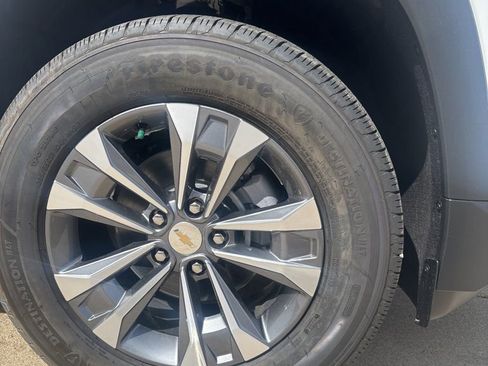 New 2026 Chevrolet Equinox LT w/ Convenience Package II image 5