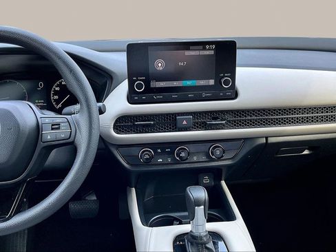 Certified 2025 Honda HR-V LX image 9