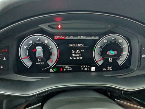 Used 2025 Audi Q8 Prestige image 14