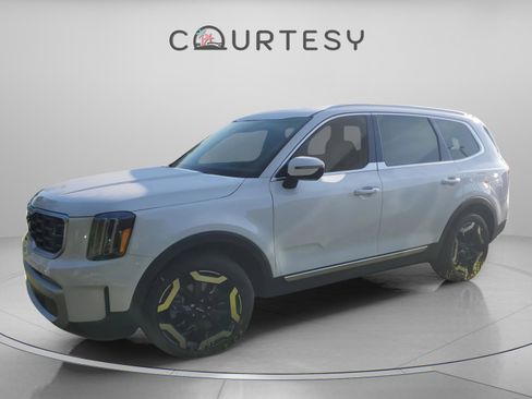 New 2025 Kia Telluride S image 1