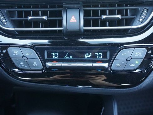 Certified 2018 Toyota C-HR XLE image 10