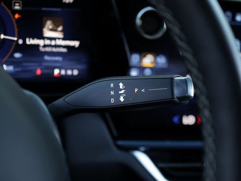 Used 2024 Chevrolet Equinox EV LT image 23