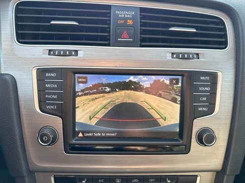 Used 2017 Volkswagen Golf S FWD image 13