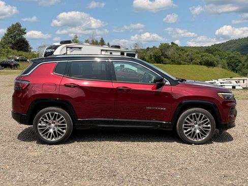 Used 2022 Jeep Compass Limited w/ Elite Group AWD/4WD image 4
