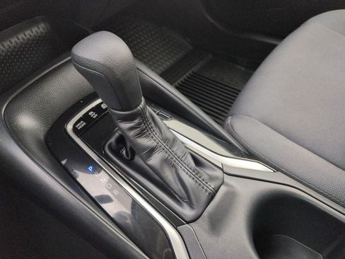 Used 2025 Toyota Corolla LE image 24