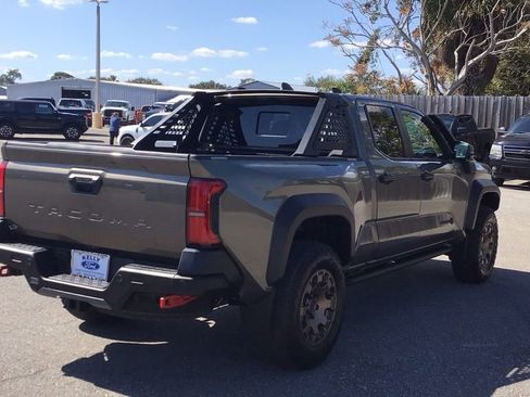 Used 2024 Toyota Tacoma Trailhunter image 5