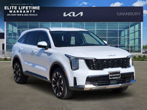 Certified 2026 Kia Sorento EX AWD/4WD image 3