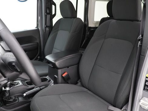 Used 2023 Jeep Wrangler Unlimited w/ Cold Weather Group image 18