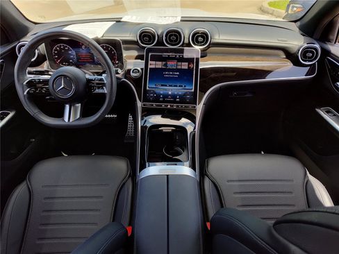 Used 2024 Mercedes-Benz GLC 300 4MATIC image 22