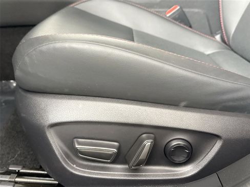 Used 2025 Toyota Prius Plug-In Hybrid image 31