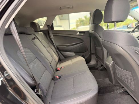Used 2020 Hyundai Tucson SE AWD/4WD image 16