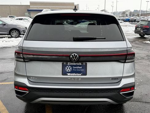 Certified 2025 Volkswagen Taos SEL image 4