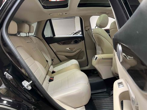 Used 2018 Mercedes-Benz GLC 300 4MATIC image 35