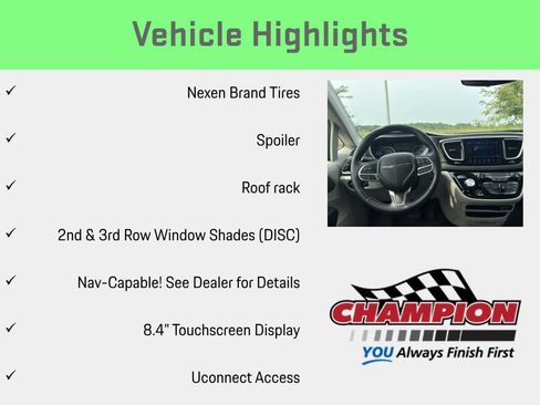 Used 2017 Chrysler Pacifica Touring-L w/ Tire & Wheel Group FWD image 18