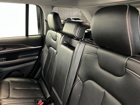 Used 2024 Jeep Grand Cherokee Limited AWD/4WD image 20