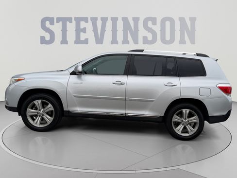 Used 2012 Toyota Highlander Limited w/ Tow Pkg AWD/4WD image 2