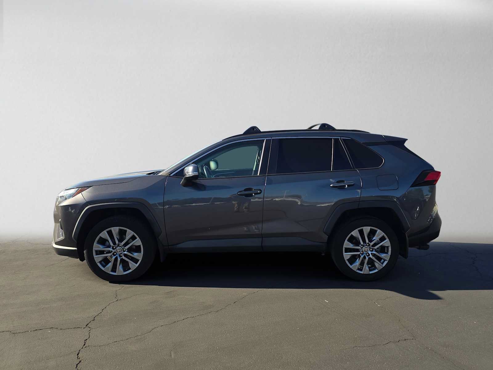 Certified 2022 Toyota RAV4 XLE Premium FWD image 3