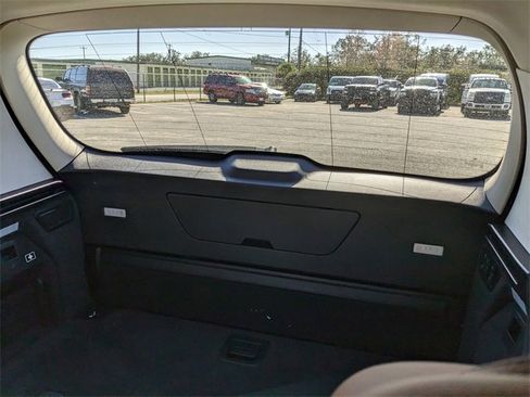 Used 2024 BMW X7 xDrive40i w/ Executive Package image 23