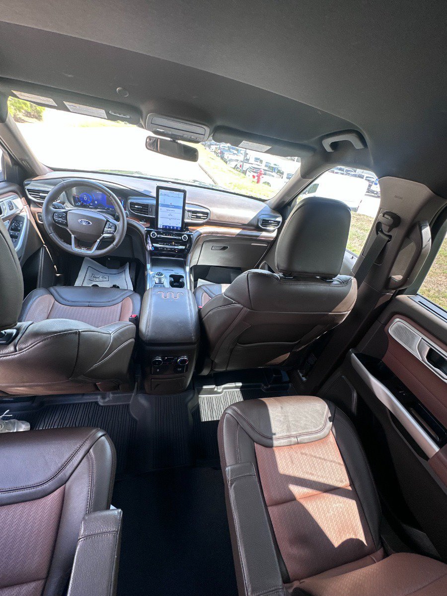 Used 2023 Ford Explorer King Ranch w/ Technology Package AWD/4WD image 33