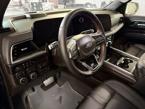 Used 2025 Chevrolet Suburban RST w/ Sun And Tow Package image 8