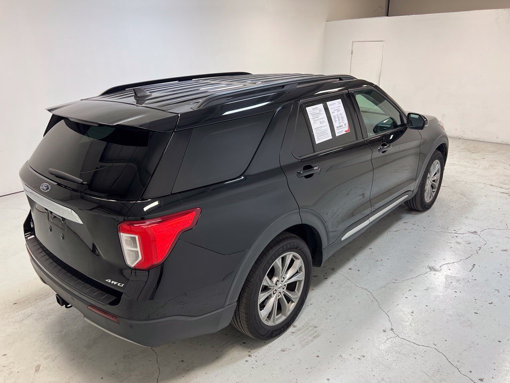 Used 2023 Ford Explorer XLT w/ Equipment Group 202A AWD/4WD image 2