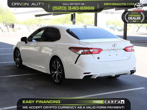 Used 2019 Toyota Camry SE FWD image 5