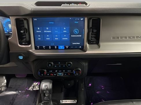 Used 2025 Ford Bronco Outer Banks image 18